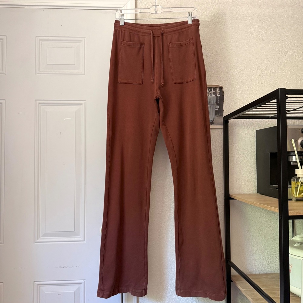 LACAUSA brown organic cotton patch pocket pull on boot straight sweat pants